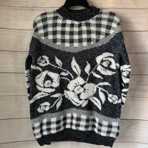 Vintage Nan Dorsey Gray and White Check and Floral Knit Sweater - Picture 12 of 15